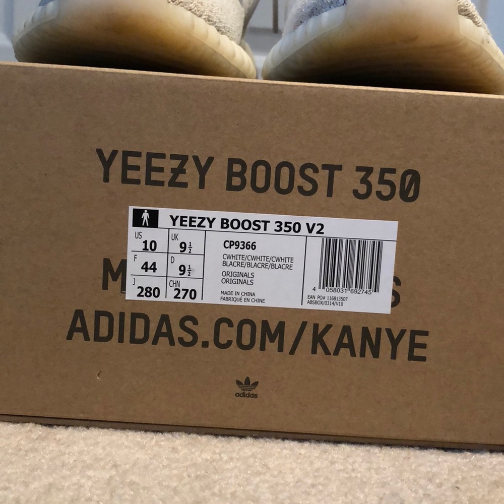 Yeezy 350 V2 ‘Cream White’ - Picture 4 of 6